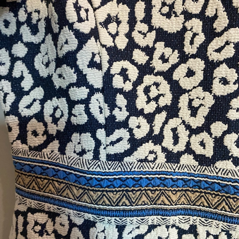 J. McLaughlin Kyrie navy blue geo cheetah print knee-length dress size 6 - Picture 2 of 5